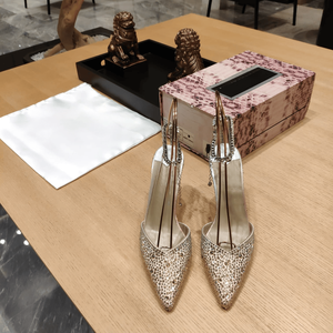 Zapatos de Tacón Alto Jimmy de Alta Calidad para Mujer, Parte Superior con Incrustaciones de Diamantes, Correa de Cadena con Diamantes, Costuras Precisas, a la Moda - Product Image 1