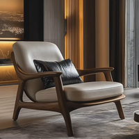 Fauteuil de salon vintage en cuir véritable et bois massif, design rétro