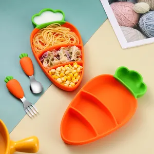 Nuovo arrivo durevole sicurezza carino a forma di carota stoviglie in Silicone per bambini piatto da pranzo diviso con cucchiaio e forchetta