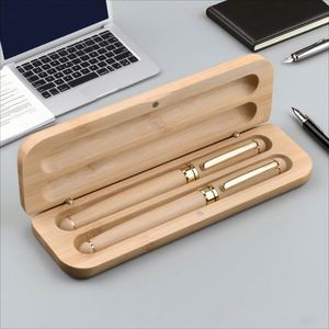 Set de Regalo Ecológico con Logotipo Personalizado - Pluma Estilográfica de Bambú y Bolígrafo con Logotipo Grabado, Regalo Personalizado - Product Image 6