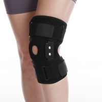 Attelle de genou articulée en néoprène avec protection professionnelle pour le soulagement de la douleur et utilisation unisexe