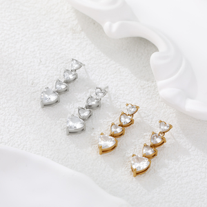 Nouvelles boucles d'oreilles à clous en zircone en forme de cœur ultra-affûtées de style français avec des lobe d'oreille en acier titane de haute qualité et élégant - Product Image 2