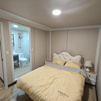 Petite maison conteneur empilable de 40 pieds à assemblage rapide entièrement personnalisée à vendre Mini maisons portables amovibles et adaptées