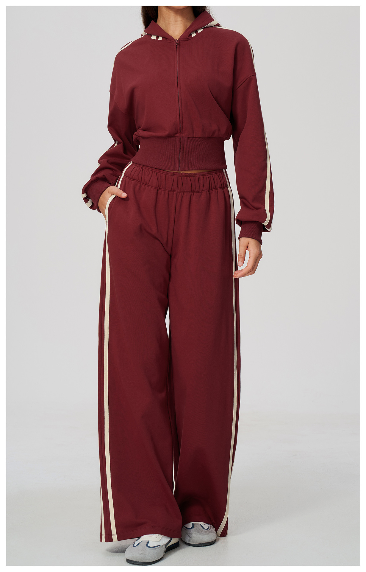 Color-Block Plus-Size Activewear Pants: side profile showing stretch, rise and leg-opening fit