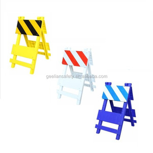 Mỹ loại tiêu chuẩn II tạm thời di động gấp nhựa đường giao thông rào chắn - Product Image 2