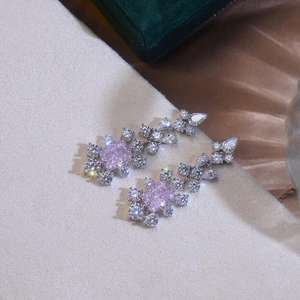 Juego de Anillos de Boda CZ Jewelry, Corte Radiante 8x6mm, Plata de Ley, Aretes de Zirconia, Baño de Rodio, Estilo Moderno - Product Image 3