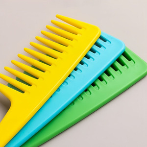 Pettine a Denti Larghi Personalizzato di Alta Qualità, Pettine Antistatico in Plastica per Parrucchieri, Pettine Districante per Capelli Bagnati e Asciutti con Gancio - Product Image 3