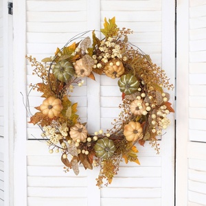 Couronne florale d'été tendance : Bouquet <span class=keywords><strong>de</strong></span> fleurs artificielles Lilas, Pétunia, Bougainvillier, Cœur, Crème, Ailes, style Bauble et Panier - Product Image 1