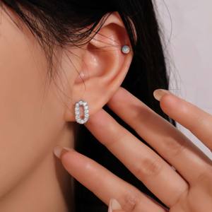 Pendientes de Aro de Acero Inoxidable con Número 0, Forma Ovalada, Diseño de Dos Colores, Modernos, Elegantes, Versátiles, Casuales, para Reuniones - Product Image 6