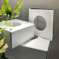 Nouvelle boîte à fleurs rectangulaire en carton ondulé, couleur unie argent brillant, avec plateau de base à rebord plat pour bouquets de fleurs fraîches
