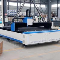 Machine de découpe laser à fibre CNC à refroidissement par eau haute vitesse 6000W pour le traitement des tôles en acier inoxydable, aluminium et titane