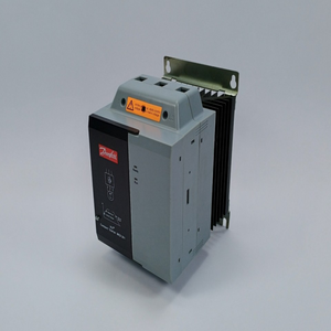 Arrancador Compacto Danfoss MCD 201 MCD 201-037-T4-CV3 de 37kW, Disponible en Stock - Product Image 1