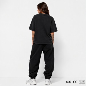 T-<span class=keywords><strong>shirt</strong></span> <span class=keywords><strong>Femme</strong></span> en Coton Teint Pigmentaire 260 GSM, Motif Typographique Abstrait, Coupe Oversize Boxy, Style Urbain <span class=keywords><strong>Chic</strong></span> de Toronto, Logo Personnalisé, Vente en Gros - Product Image 3