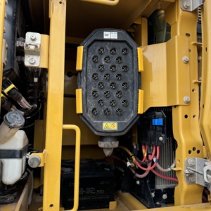 รถขุด CAT 330GC สีเหลือง อุปกรณ์ก่อสร้างสำหรับงานหนัก - Product Image 4