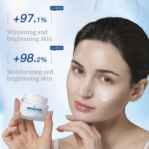 <span class=keywords><strong>Crème</strong></span> Hydratante Bio Végane à <span class=keywords><strong>la</strong></span> Vitamine C et au Curcuma <span class=keywords><strong>pour</strong></span> Éclaircir <span class=keywords><strong>les</strong></span> Taches et Lisser <span class=keywords><strong>les</strong></span> <span class=keywords><strong>Rides</strong></span> – <span class=keywords><strong>Meilleure</strong></span> <span class=keywords><strong>Crème</strong></span> Éclaircissante <span class=keywords><strong>pour</strong></span> le Visage - Product Image 5