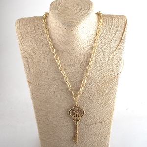 <span class=keywords><strong>Collana</strong></span> da Donna alla Moda Bohémien con Ciondolo a Forma di Corona, Foglia, <span class=keywords><strong>Coccinella</strong></span> e Chiave dell'Amore per San Valentino, Vendita all'Ingrosso - Product Image 1