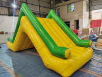 Toboggan aquatique gonflable en PVC de qualité commerciale avec mur d'escalade pour jardin à domicile ou parc aquatique