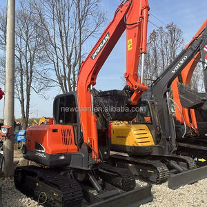Miniexcavadora Doosan DX60 usada, 6 toneladas, original, bajas horas de trabajo, motor de núcleo impresionante, caja de cambios, cojinete de bomba de engranajes, PLC 2024 - Product Image 1