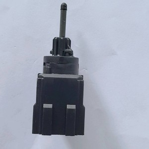 Interruptor de Luz de Freno Volkswagen 3B0945511A 19322007 para Reemplazo y Reparación, Interruptor Automático Nuevo - Product Image 2