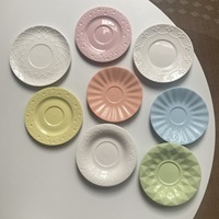 Assiette de présentation en céramique style américain pour gâteaux, pains et desserts, avec motif cœur en relief, pour le thé de l'après-midi, design élégant, PC