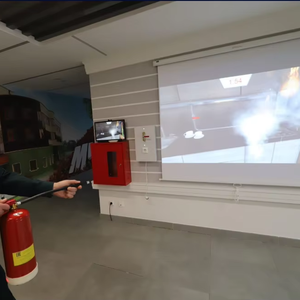 Jeu de simulation d'incendie interactif à réalité augmentée (RA) avec projection et détection de mouvement pour parcs d'attractions - Product Image 1