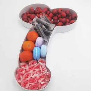 Plateau à charcuterie remplissable amusant pour femme, en papier mâché et carton, en forme de pénis, pour enterrement de vie de jeune fille - Product Image 1