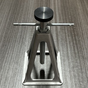 ขาตั้งเหล็กแบบหมุนมือสำหรับรถบ้าน RV รุ่น Rv Jack Stabilizer Leg พร้อมระบบปรับระดับสีเทา ความสูงขั้นต่ำ 278.4 มม. - Product Image 1
