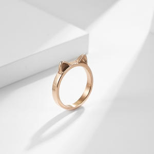 Anillo de acero de titanio con orejas de gato para mujer, bonito regalo de joyería con forma de animal - Product Image 3