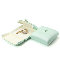 Boîte à bijoux pour broches en cuir PU, étui de rangement pour badges, plaques nominatives, emblèmes scolaires, médailles commémoratives, articles professionnels, Chine