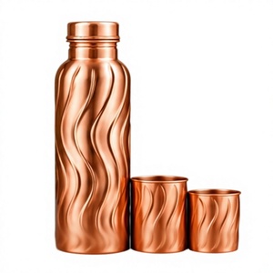 Botella de Agua de Cobre Artesanal con Patrón en Espiral, con Tapa y 2 Tazas, Juego de 3 Piezas, Termo Portátil Moderno - Product Image 1