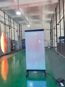 Soluzione per Schermi LED Trasparenti Olografici per Design Urbano, Display Video Estetici per Pianificazione e Sviluppo Urbano - Product Image 2