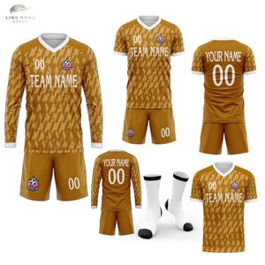 Maßgeschneidertes Unisex Retro Fußballtrikot Gestreiftes T-Shirt Kurzarm XL 100% Polyester Atmungsaktiv Schnelltrocknend Vintage - Product Image 1