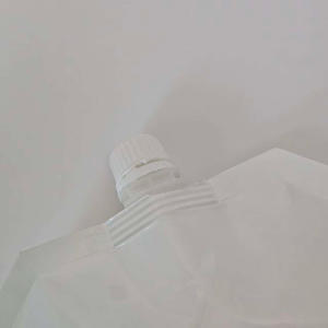 Sac à bec verseur en plastique PE blanc de 4 kg, impression en gravure, recyclable, portable, pour solution antigel, produits chimiques, essence - Product Image 2