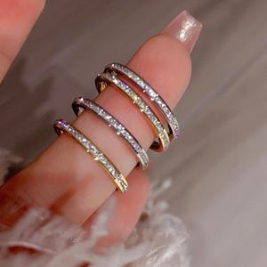 Anillo de titanio y acero con diseño de estrella y diamantes, joyería de moda para mujer, accesorios versátiles, estilo fresco y moderno. - Product Image 1