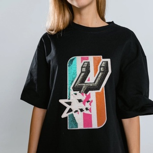 Logotipo del Equipo <span class=keywords><strong>de</strong></span> Baloncesto SAN ANTONIO, Diseño <span class=keywords><strong>de</strong></span> Transferencia Térmica con Pedrería Brillante para Camisetas <span class=keywords><strong>de</strong></span> Hombre - Product Image 3