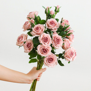 Vente en gros usine – Branche <span class=keywords><strong>de</strong></span> <span class=keywords><strong>rose</strong></span> artificielle multi-têtes (50 cm, 3 têtes) aspect naturel, <span class=keywords><strong>rose</strong></span>, pour décoration <span class=keywords><strong>de</strong></span> mariage, maison et hôtel - Product Image 1