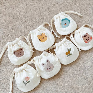 Borsa trapuntata con coulisse ispirata all'Anatolia, con nome turco personalizzato e ricamo a tulipano, sacchetto regalo in morbido cotone - Product Image 4