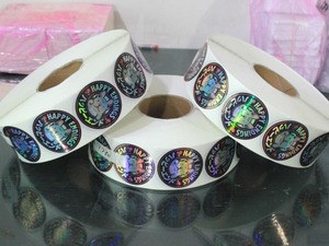 Etiquetas Adhesivas Personalizadas con Logotipo para Envases de Bálsamo Labial, Tubos de Brillo Labial y Botellas - Product Image 3