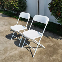 Vente en gros de chaises pliantes blanches Americana d'une capacité de 800 lbs Conception populaire en plastique métallique empilable pour les événements de fête en plein air d'hôtel