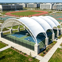 Auvent à membrane tendue multi-arches pour terrains de basketball scolaires, structure en acier résistant à la corrosion, protection UV, stade sportif