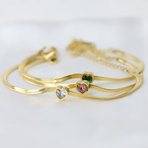 Pulsera de Acero Inoxidable Chapada en Oro de 14K con Forma de Corazón, Incrustaciones de Circonita Verde, Blanca y Rosa, Engaste de Bisel, Unisex, para Uso Diario - Product Image 1