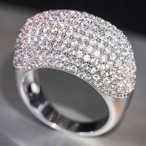 Anello Principessa Scintillante per Donne, Gioiello Elegante e di Lusso per le Dita - Product Image 1