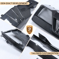 Kit carrosserie AD Style en carbone sec pour Chevrolet Corvette C8 Restyling 2023 : Lame avant, aération de pare-chocs, jupes latérales, diffuseur arrière