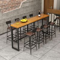 Nouvelle conception de table de bar longue en métal de style industriel vintage pour restaurant, cuisine, avec chaises et tables de bar à café en bois