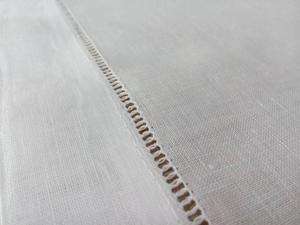 Ensemble de serviettes de table en lin et coton teintes unies avec logo personnalisé, faites à la main, modernes et élégantes, pour la cuisine, les boissons et les dîners - Product Image 5