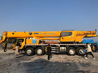Grue sur camion XCT60 haute puissance 60 tonnes avec hauteur de levage de 42,15 m, boîte de vitesses et moteur, haute efficacité opérationnelle, prix usine, en stock