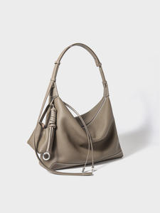 Bolso de piel de vaca suave con asa para el hombro, un bolso cruzado retro y sencillo de gran capacidad para mujer - Product Image 4
