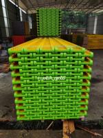 Viga de construcción H20 Viga con extremos de plástico Pintura impermeabilizante amarilla Brida de abeto PINO Web de madera contrachapada