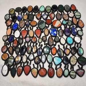 Collar de Macramé con Piedras Curativas, Mezcla de Piedras de Diferentes Formas, Collar de Macramé con Hilo de Colores Variados, Estilo Boho - Product Image 4