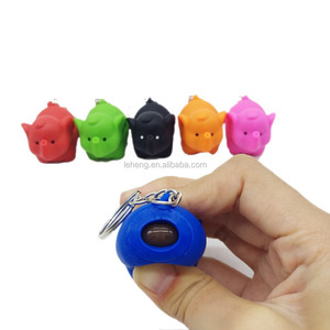 Nouveau design personnalisé, porte-clés drôle en forme <span class=keywords><strong>d</strong></span>'<span class=keywords><strong>éléphant</strong></span> multicolore qui fait des bruits, pour les enfants de 6 ans et plus - Product Image 1